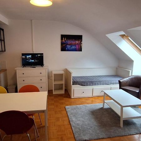 Flataid Apartment Obere Bahnstrasse - Grazer Messe Экстерьер фото